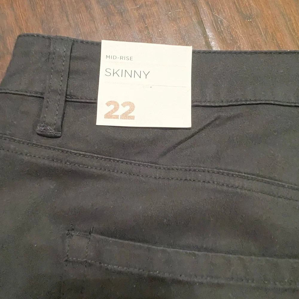 Lane Bryant Black Skinny Pants - Picture 6 of 7